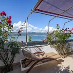 Luxurious In Arbanija With Jacuzzi Сasa de vacaciones