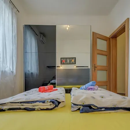 Holiday home Luxurious In Arbanija With Jacuzzi, Cleaning Included Trogir