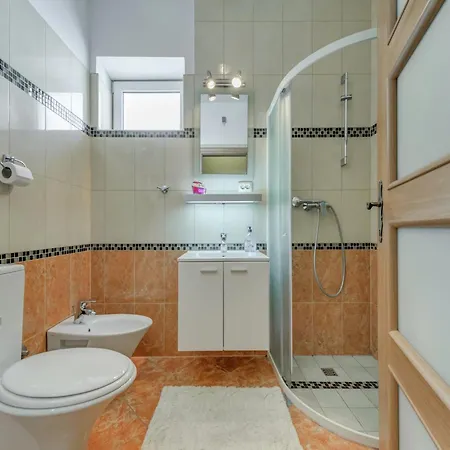 Luxurious In Arbanija With Jacuzzi, Cleaning Included
