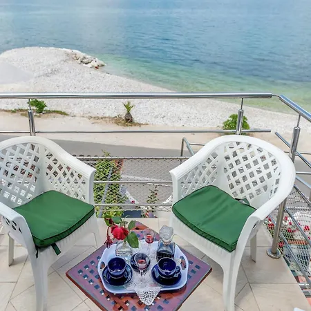 Holiday home Luxurious In Arbanija With Jacuzzi, Cleaning Included *