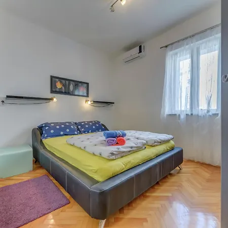 Holiday home Luxurious In Arbanija With Jacuzzi, Cleaning Included Trogir