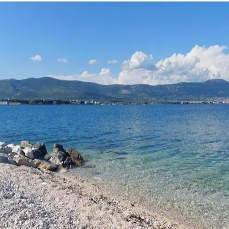 Luxurious In Arbanija With Jacuzzi *