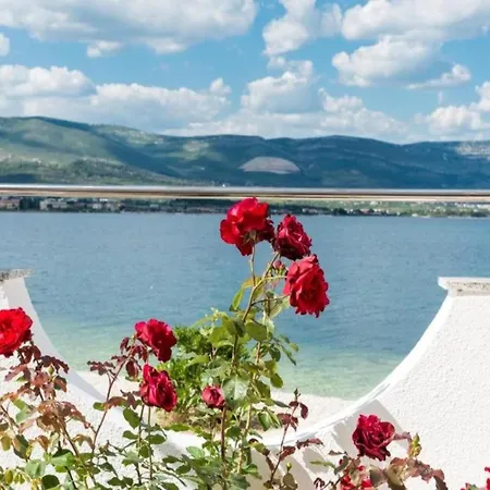 Luxurious In Arbanija With Jacuzzi * Trogir