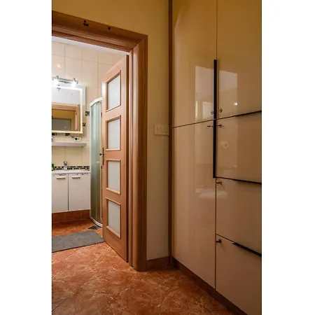 Hébergement de vacances Luxurious In Arbanija With Jacuzzi Trogir