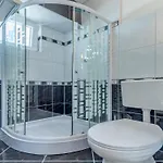 Luxurious In Arbanija With Jacuzzi Vikendica Trogir