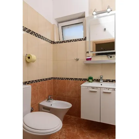 Luxurious In Arbanija With Jacuzzi