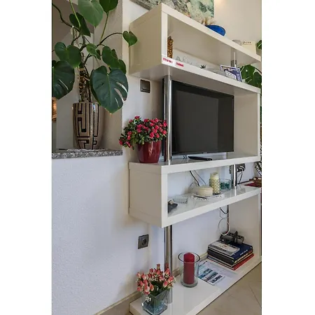 Luxurious In Arbanija With Jacuzzi *