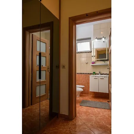 Luxurious In Arbanija With Jacuzzi Трогир