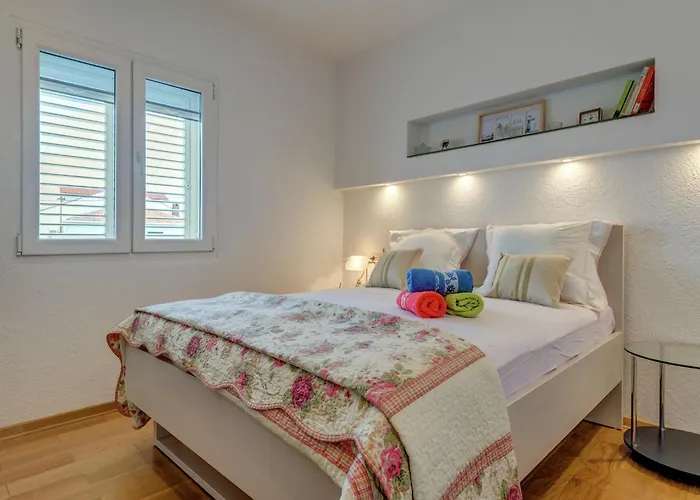 Luxurious In Arbanija With Jacuzzi * Trogir