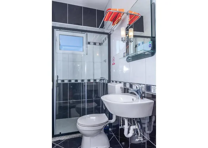 Luxurious In Arbanija With Jacuzzi