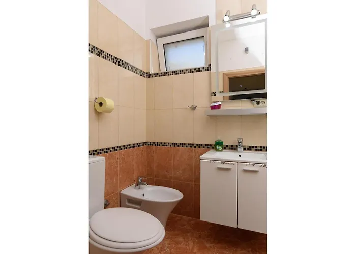 Luxurious In Arbanija With Jacuzzi