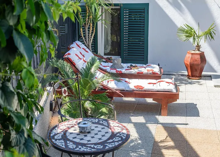 Luxurious In Arbanija With Jacuzzi * トロギール