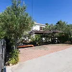 Luxurious In Arbanija With Jacuzzi