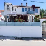 Luxurious In Arbanija With Jacuzzi Casa vacanze